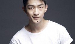 专门讲娱乐圈吃瓜的博主稿子,明星背后的那些事儿