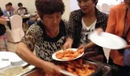 网红吃瓜馋坏大妈视频大全,视频大全盘点美食诱惑瞬间