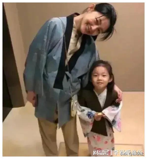 娱乐吃瓜小西